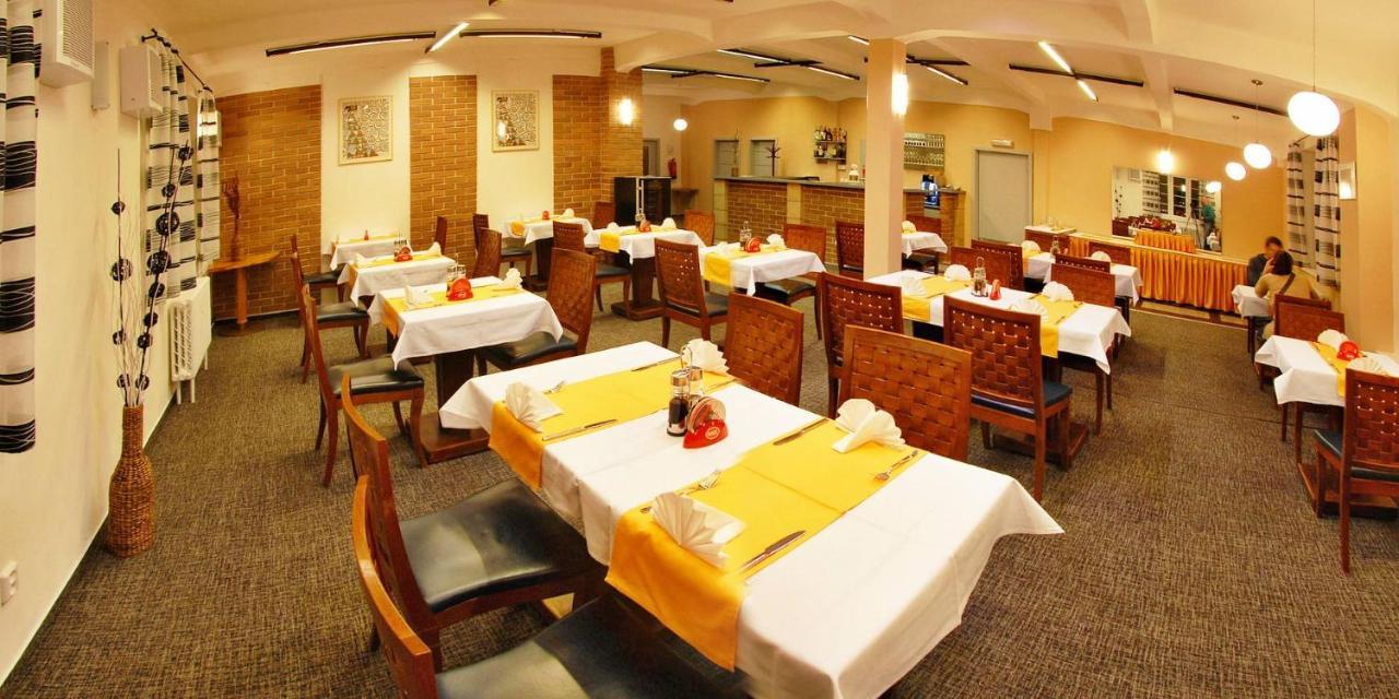 Hotel S-Centrum Decin Zewnętrze zdjęcie
